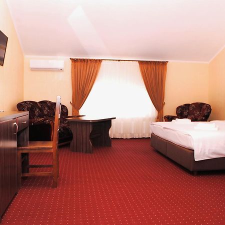 Hotel Restaurant Complex Roman'S Vishenki  Ngoại thất bức ảnh